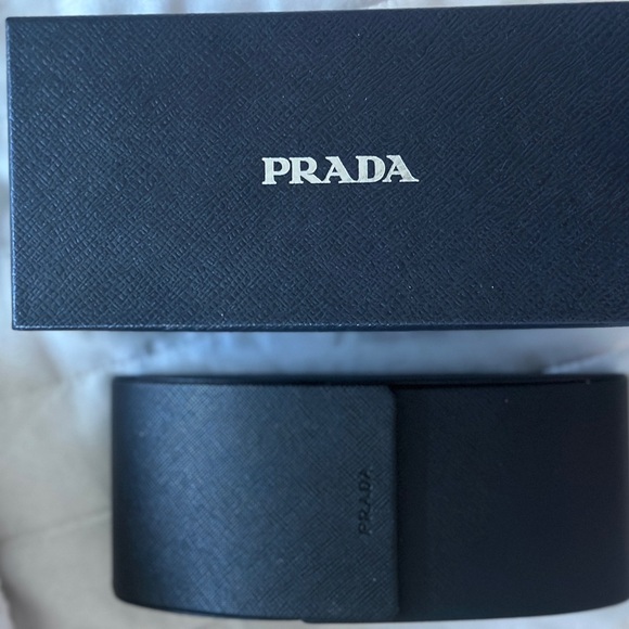 Prada sunglasses PR 13ZS
Tortoise - Picture 2 of 9